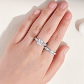 ring_on_hand_800x800